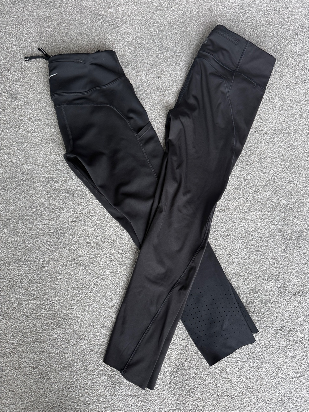 2 Pairs of Women Leggings (Athleta/Nike)